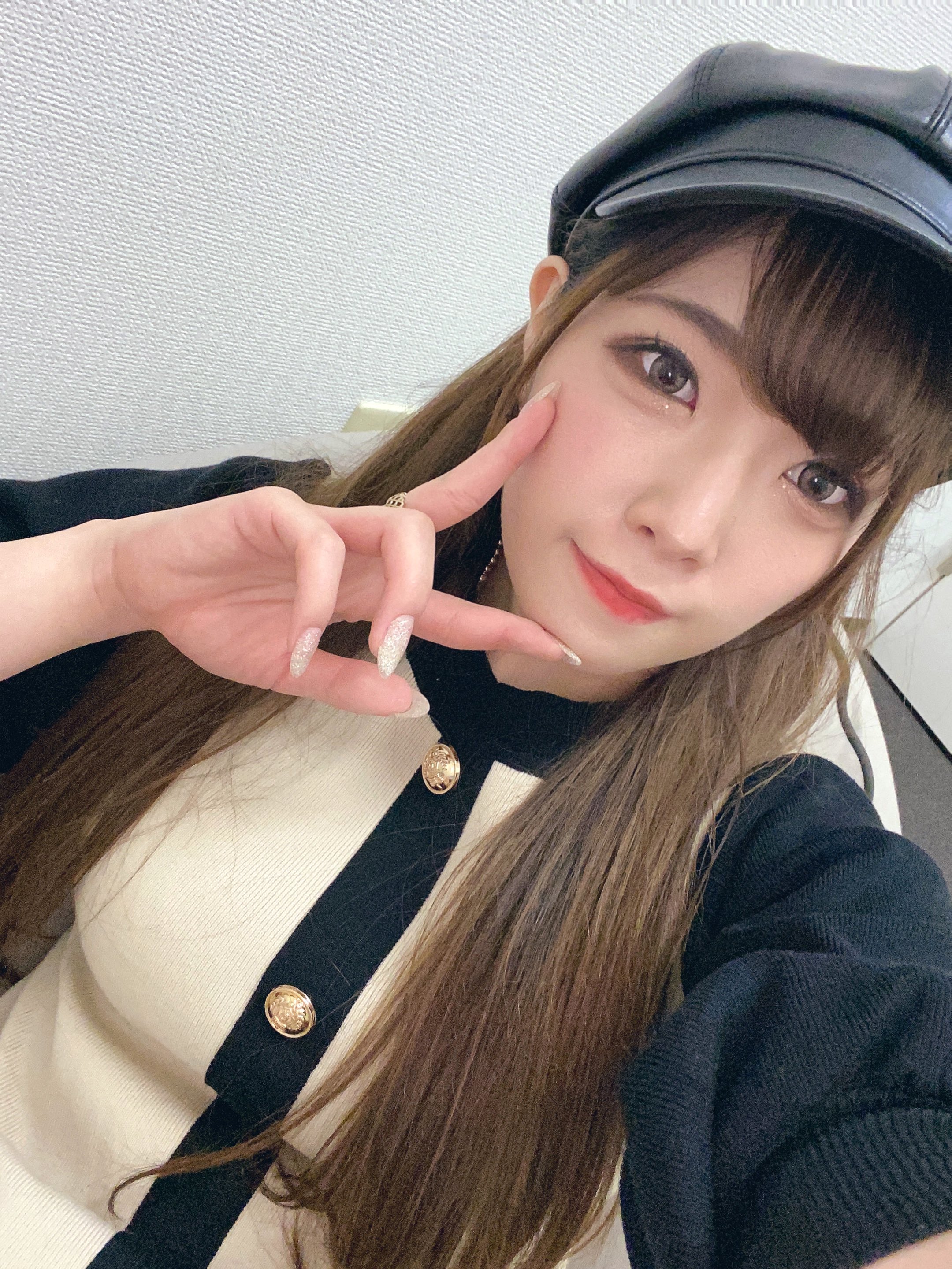 FD1XqRiaQAA89gm.jpg
